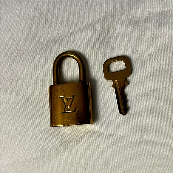 Louis Vuitton Lock and key- currently out of stock! - Picture 1 of 3